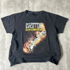 American Vintage Men's Black and Tan T-shirt